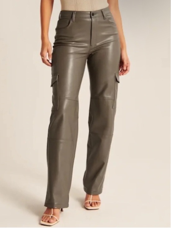 Abercrombie & Fitch Pants - Abercrombie and Fitch Curve Love Vegan Leather Cargo 90s Relaxed Pants in Olive